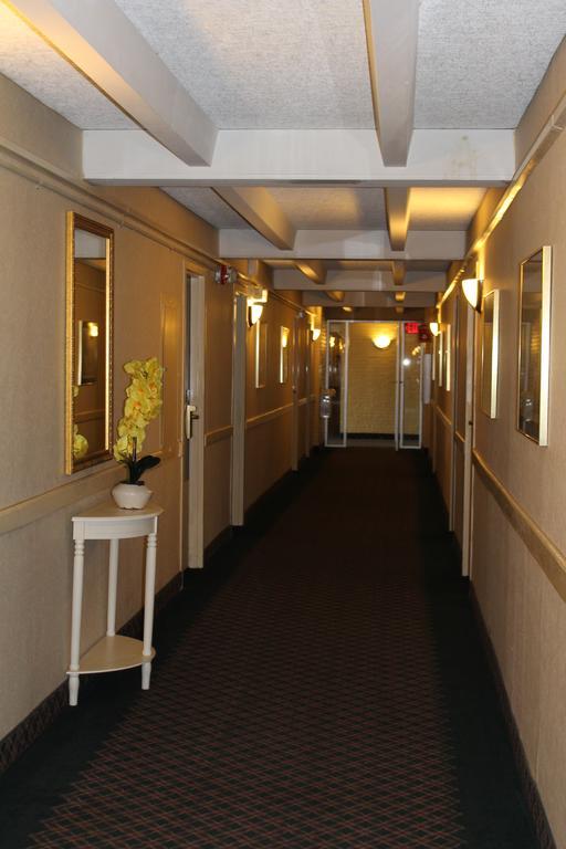 Rodeway Inn & Suites Рокфорд Экстерьер фото