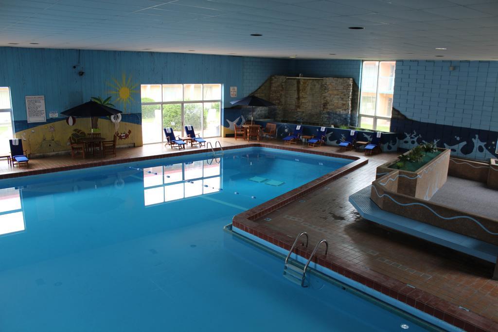Rodeway Inn & Suites Рокфорд Экстерьер фото